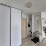 Mila Z Duzym Tarasem I Miejscem Parkingowym Apartmán *