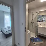 Mila Z Duzym Tarasem I Miejscem Parkingowym Appartement Kołobrzeg