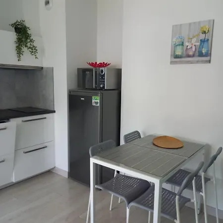 Mila Z Duzym Tarasem I Miejscem Parkingowym Apartment