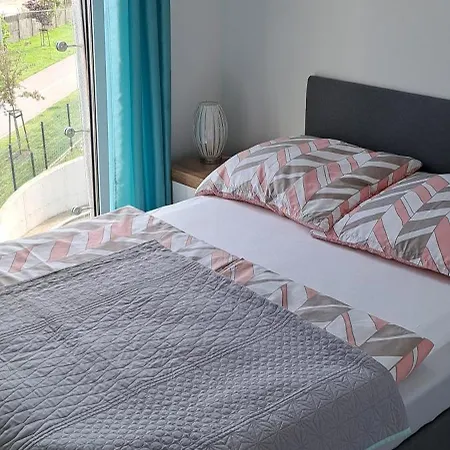 Mila Z Duzym Tarasem I Miejscem Parkingowym Apartment Kolobrzeg