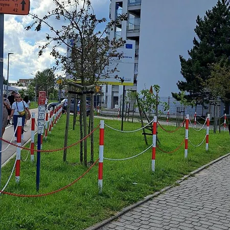 Mila Z Duzym Tarasem I Miejscem Parkingowym *