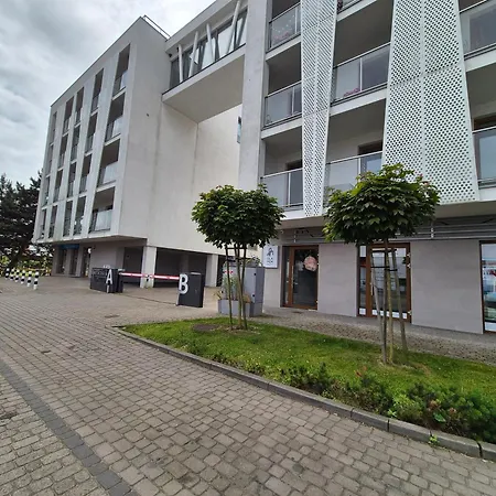 Mila Z Duzym Tarasem I Miejscem Parkingowym Kołobrzeg